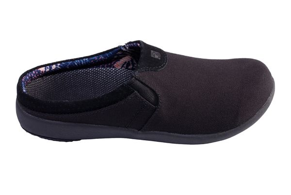 Spenco Siesta Nuevo Perforated Women's Orthotic Slide Shoe - Black - Profile